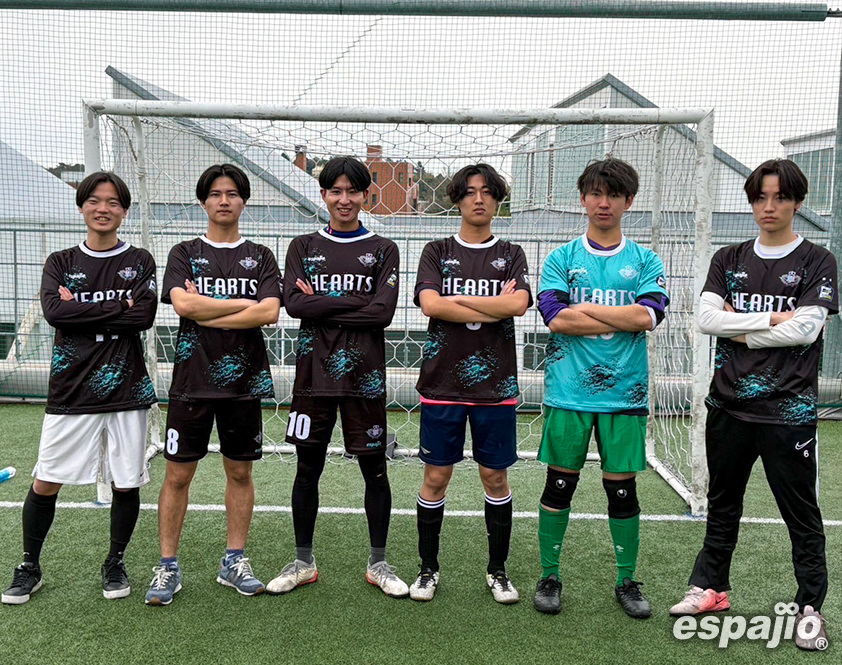 早稲田大学HEARTS様フットサルユニフォーム着用お写真1