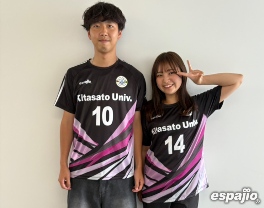 北里大学薬学部フットサル部様オリジナルユニフォーム着用お写真前面