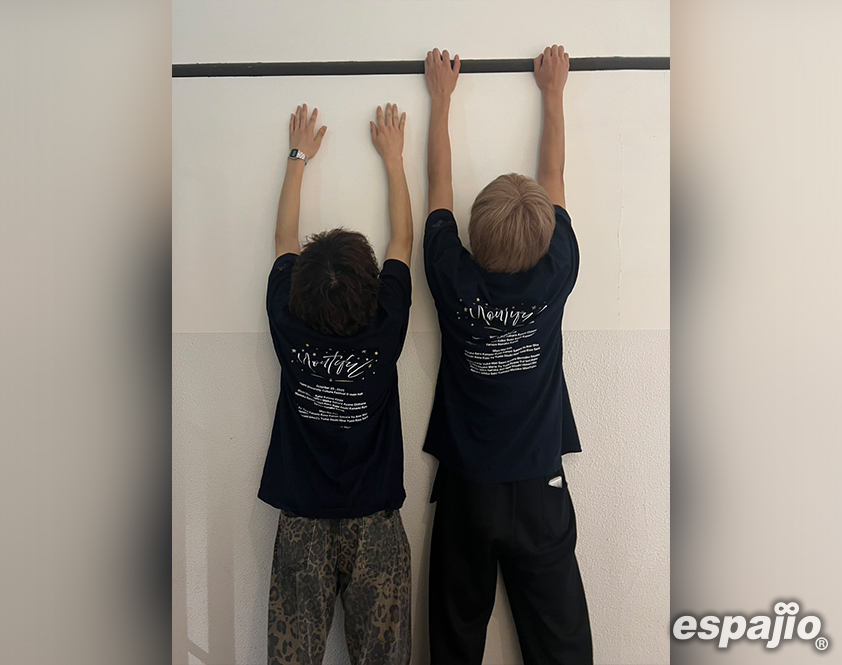 星薬科大学UNSUB様オリジナルデザインＴシャツ着用お写真背面2