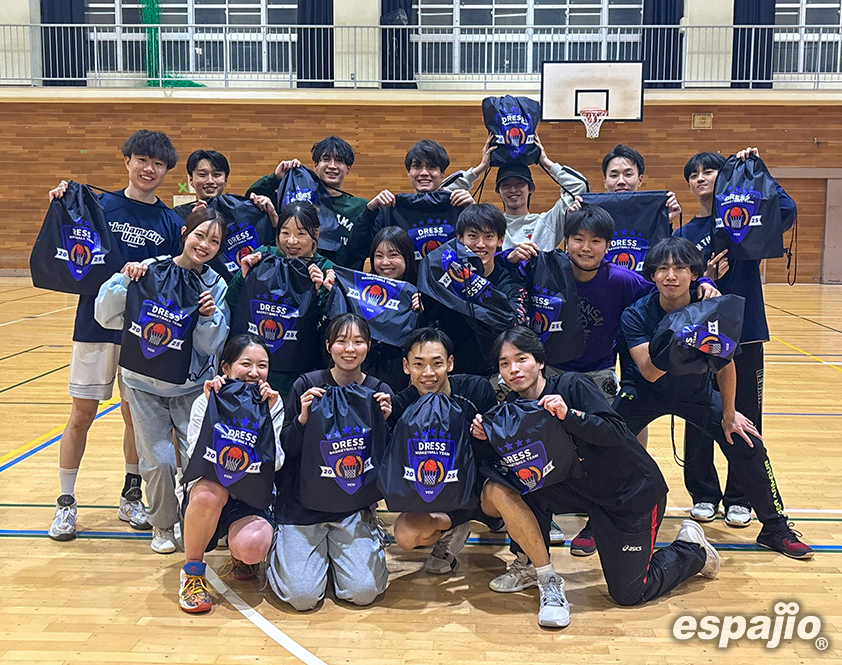 横浜市立大学DRESS様ランドリーバッグご使用イメージ集合写真