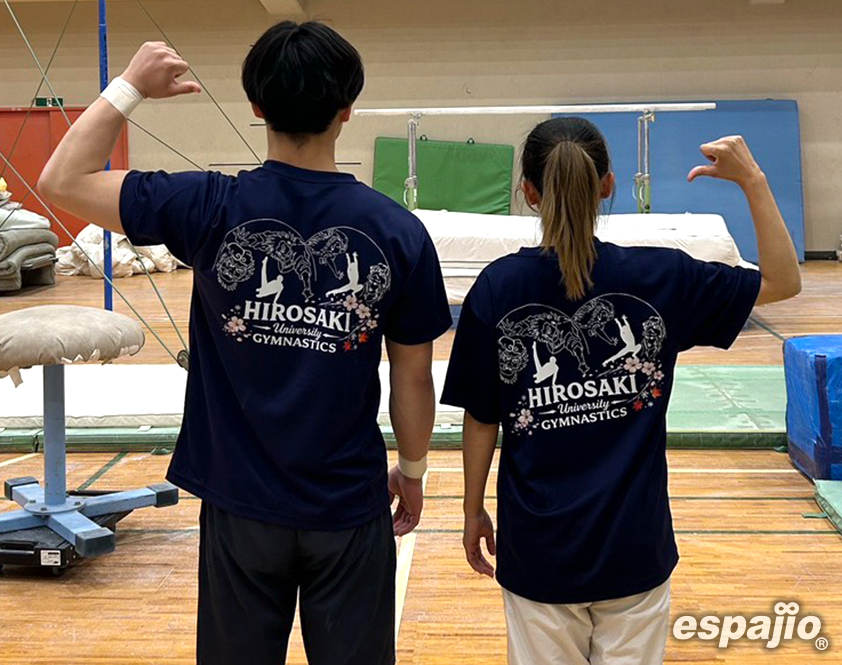 弘前大学器械体操競技部様クラブTシャツ着用お写真背面アップ
