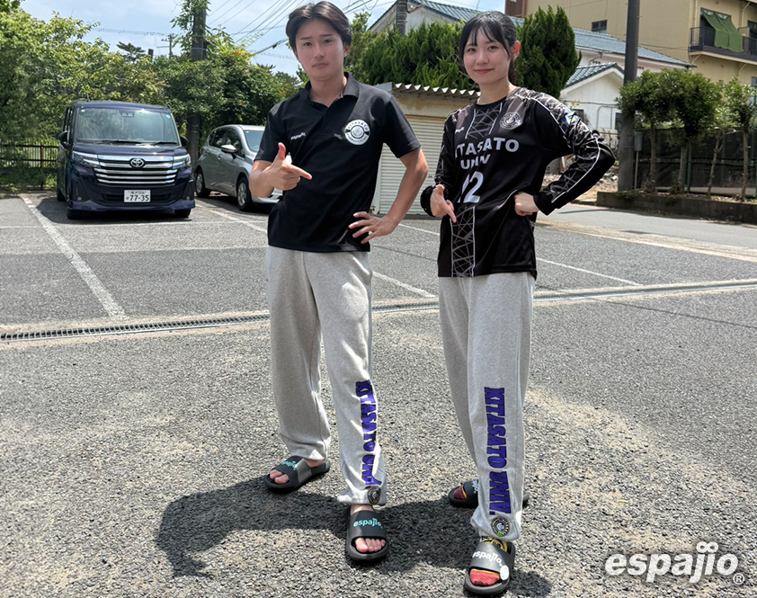北里大学薬学部フットサル部様オリジナルスウェットパンツ着用お写真