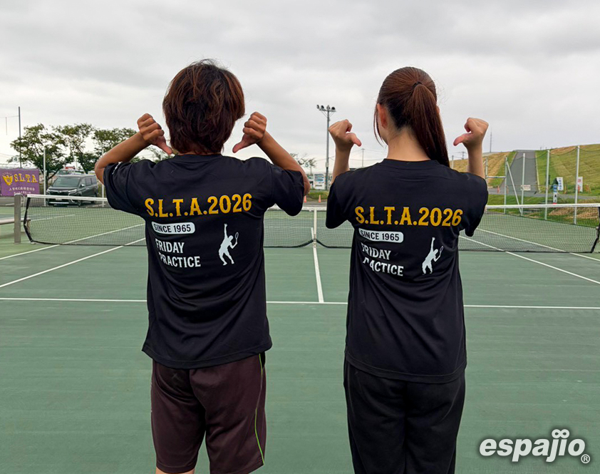 上智大学テニスサークルS.L.T.A.様オリジナルTシャツブラック着用お写真背面