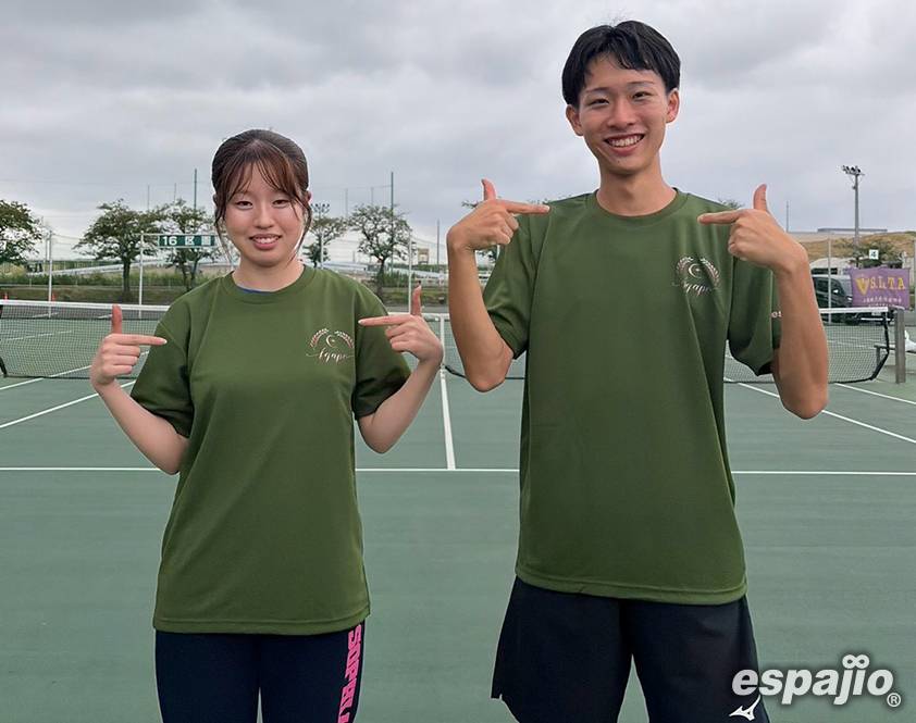 上智大学テニスサークルS.L.T.A.様オリジナルTシャツオリーブ着用お写真前面