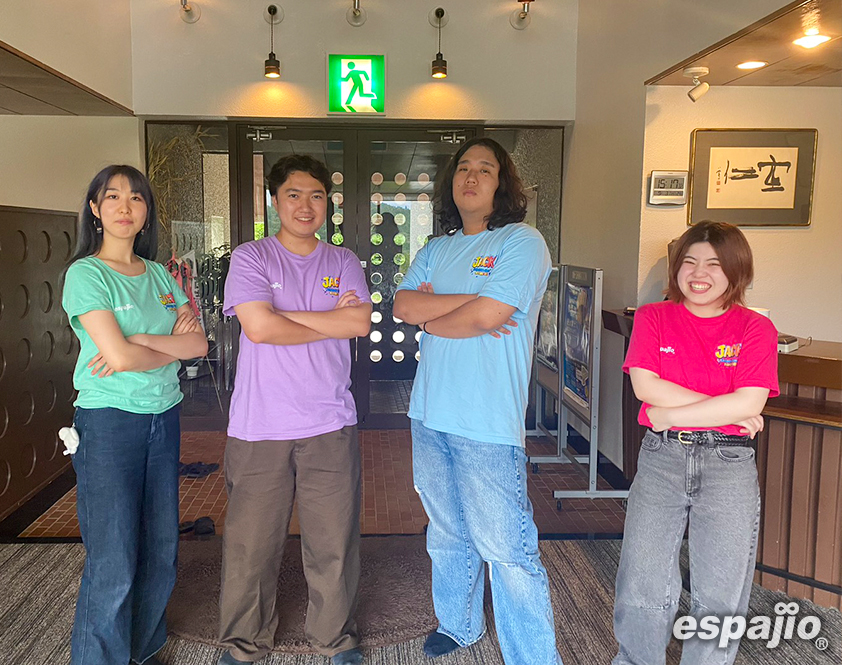 神奈川大学アカペラサークルJACK様4色のオリジナルTシャツを着用した写真（2026年）