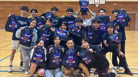 横浜市立大学DRESS様ランドリーバッグご使用イメージ集合写真